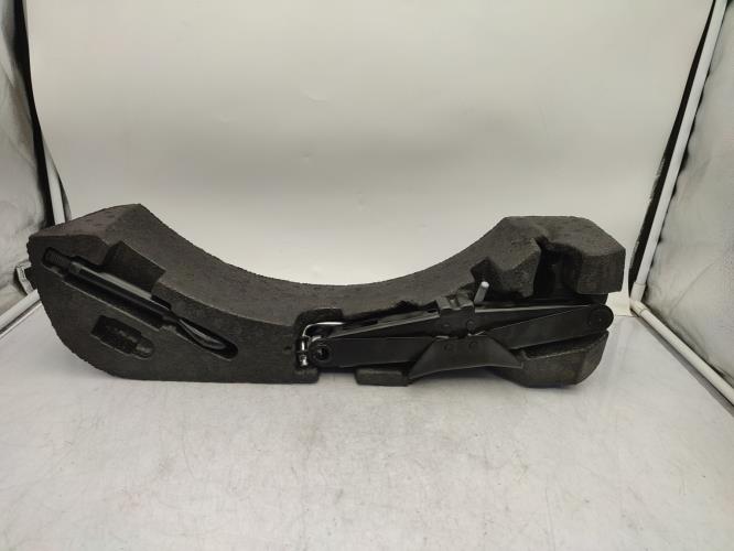 Cric (Ensemble depannage) NISSAN NOTE 1 PHASE 1 Diesel