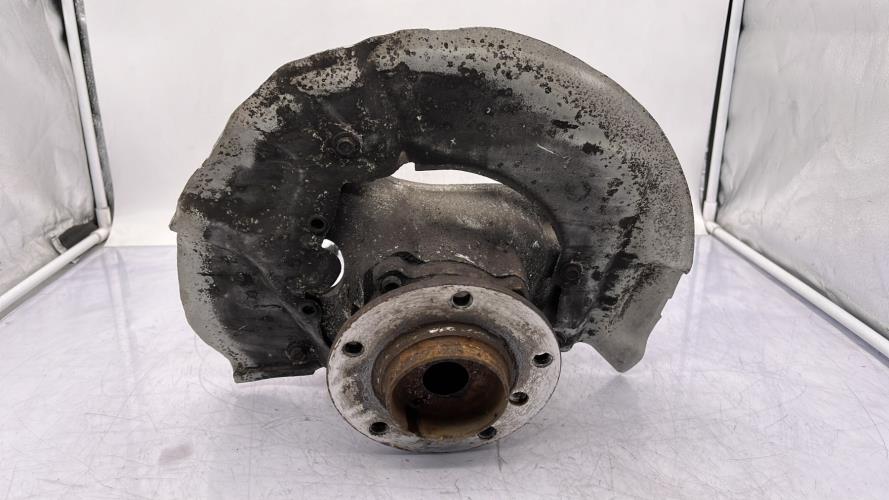 Fusee avant gauche BMW SERIE 5 E60 PHASE 2 Diesel