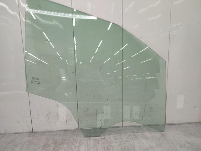 Vitre avant droit CITROEN C3 AIRCROSS 1 PHASE 1 Essence