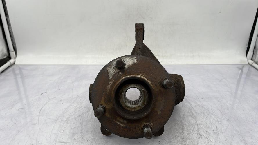 Fusee avant droit FORD FIESTA 3 PHASE 2 Essence