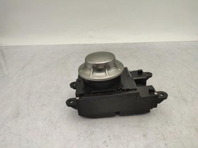 Commande GPS BMW SERIE 5 E60 PHASE 2 Diesel