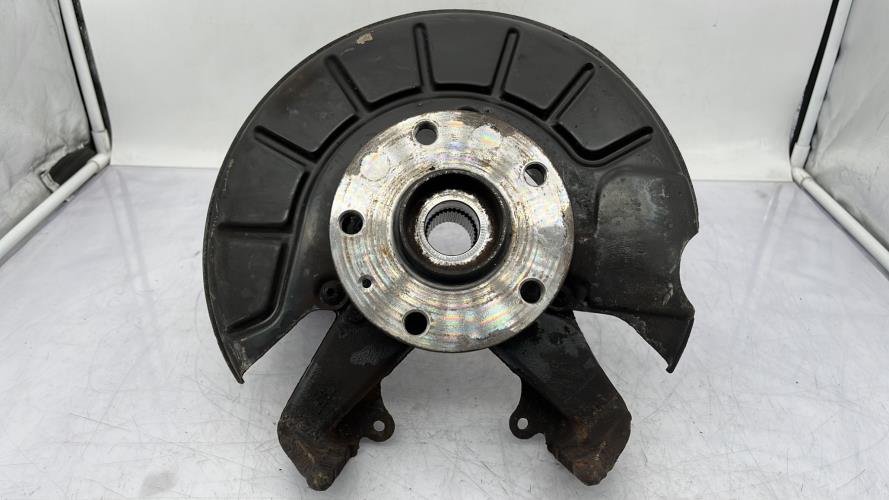 Fusee avant gauche VOLKSWAGEN CADDY 3 PHASE 1 Diesel