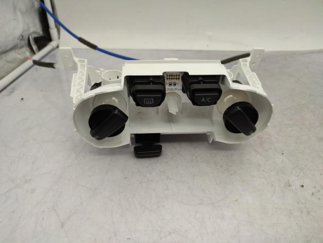 Commande chauffage SUZUKI IGNIS 3 Essence
