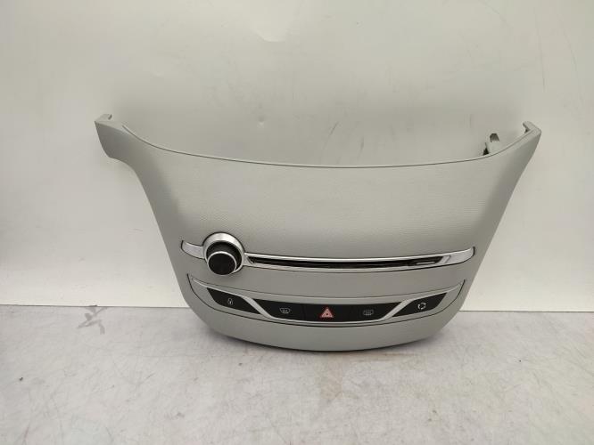 Facade autoradio PEUGEOT 308 2 SW PHASE 1 BREAK Diesel