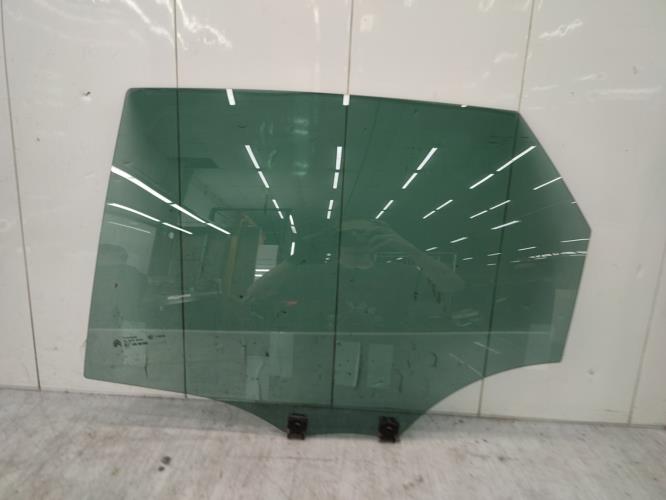 Vitre arriere gauche CITROEN C4 2 PHASE 1 Essence