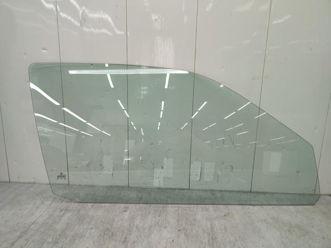 Vitre avant droit VOLKSWAGEN POLO 3 PHASE 1 Essence