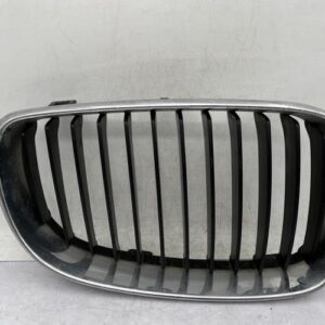 Grille de calandre droite BMW SERIE 1 E87 PHASE 2 Diesel