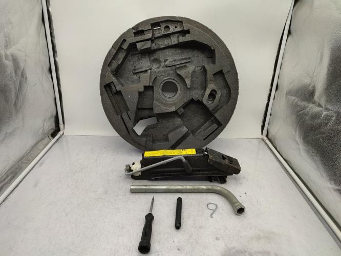 Cric (Ensemble depannage) AUDI A3 2 PHASE 1 Diesel