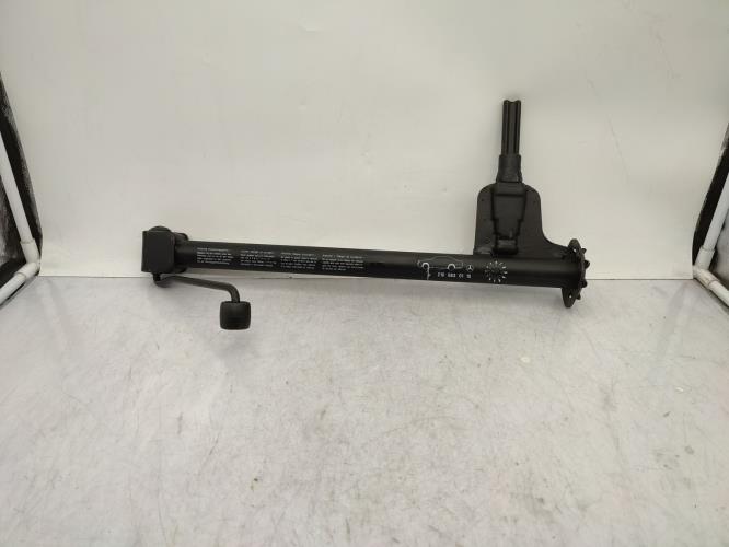 Cric MERCEDES CLASSE CLK 208 PHASE 1 COUPE Essence