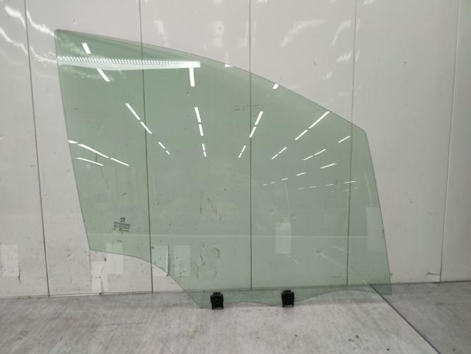 Vitre avant droit PEUGEOT 208 1 PHASE 2 Diesel