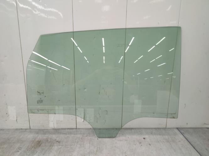 Vitre arriere droit MERCEDES CLASSE B 246 PHASE 2 Essence