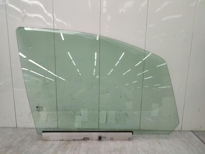 Vitre avant droit OPEL ZAFIRA B PHASE 1 Diesel