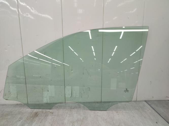 Vitre avant gauche VOLKSWAGEN POLO 4 PHASE 2 Diesel