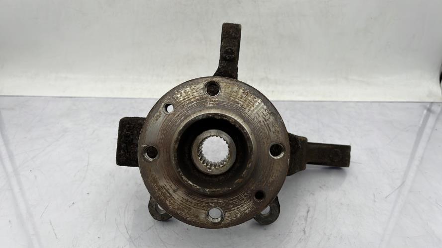Fusee avant droit NISSAN MICRA 3 PHASE 2 Essence