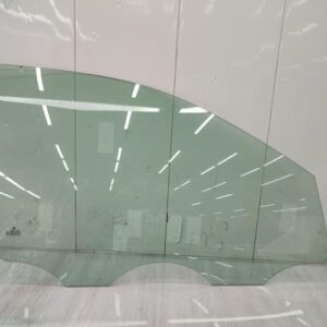 Vitre avant droit VOLKSWAGEN POLO 4 PHASE 1 Essence
