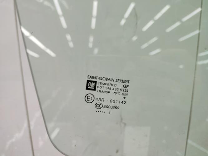 Vitre avant droit OPEL CORSA D PHASE 2 Essence