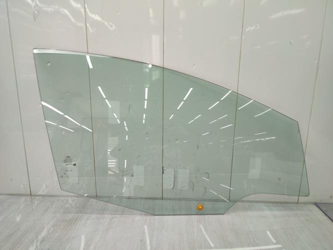 Vitre avant droit FORD FIESTA 6 PHASE 1 Diesel