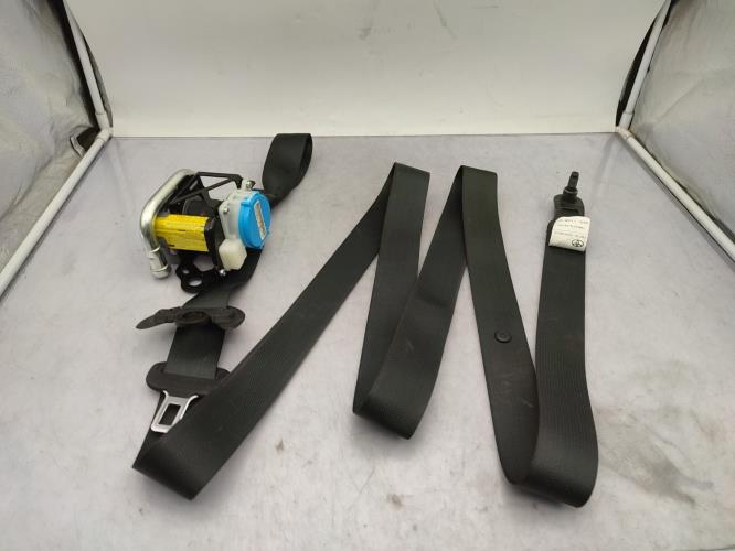 Ceinture avant gauche TOYOTA YARIS 3 PHASE 1 Essence