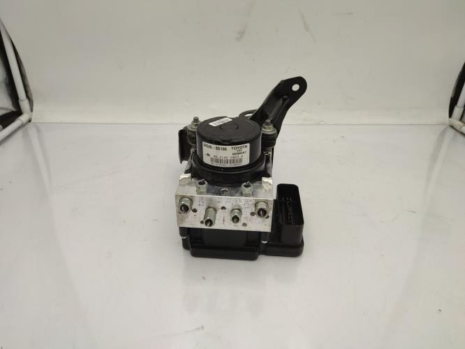 Bloc ABS (freins anti-blocage) TOYOTA YARIS 3 PHASE 1 Essence