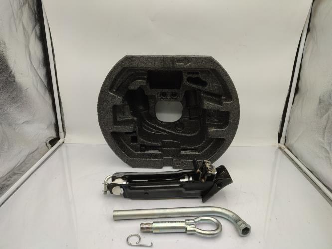 Cric (Ensemble depannage) SKODA FABIA 2 PHASE 1 Diesel