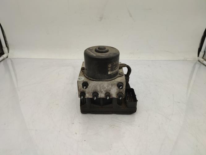 Bloc ABS (freins anti-blocage) VOLKSWAGEN GOLF 4 Diesel