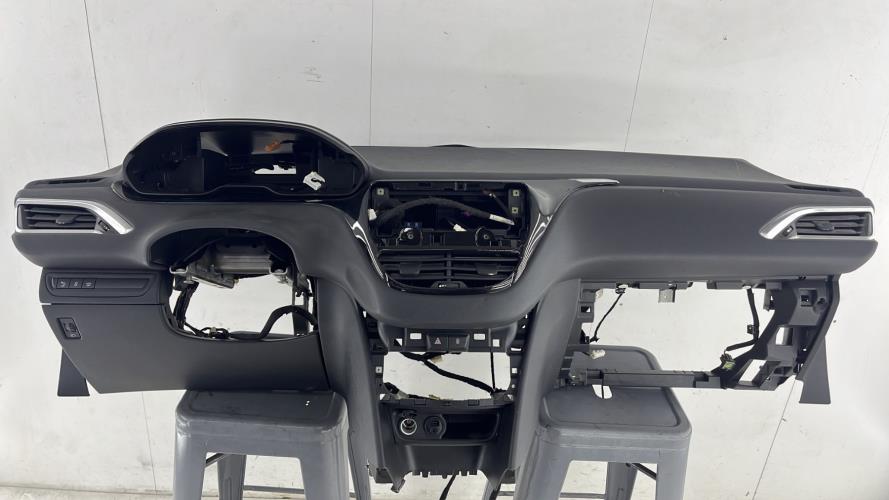 Tableau de bord PEUGEOT 208 1 PHASE 1 Diesel