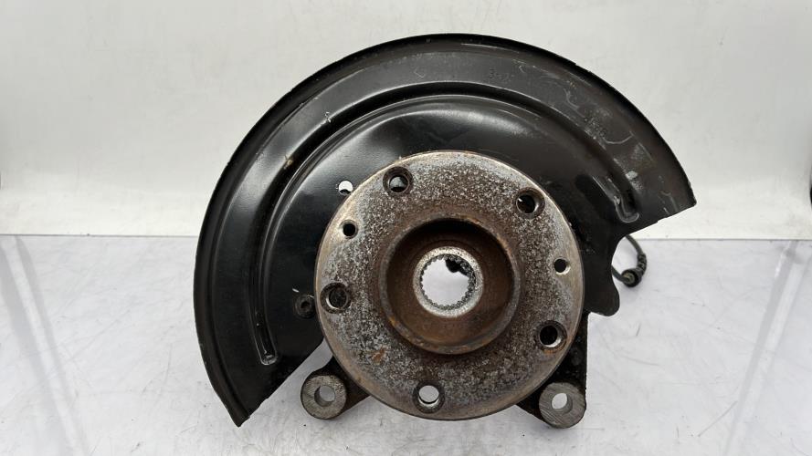 Fusee avant gauche DACIA DUSTER 2 PHASE 1 Diesel