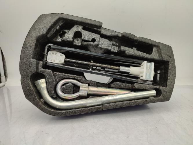 Cric (Ensemble depannage) SEAT IBIZA 4 PHASE 1 Diesel