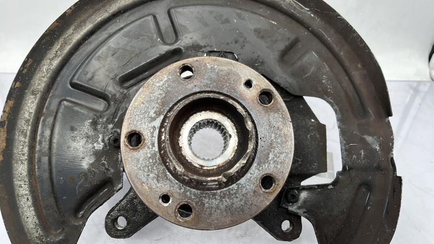 Fusee avant gauche RENAULT LAGUNA 2 PHASE 1 Diesel