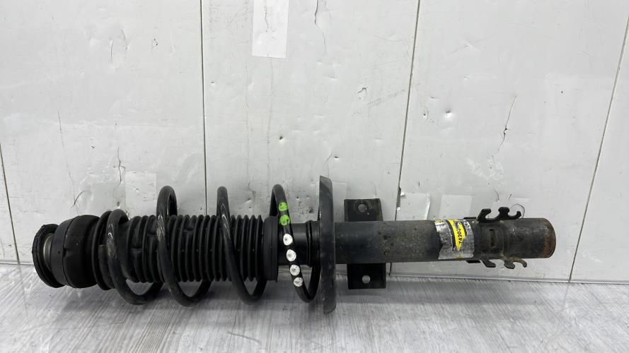 Amortisseur avant droit VOLKSWAGEN POLO 5 PHASE 1 Essence