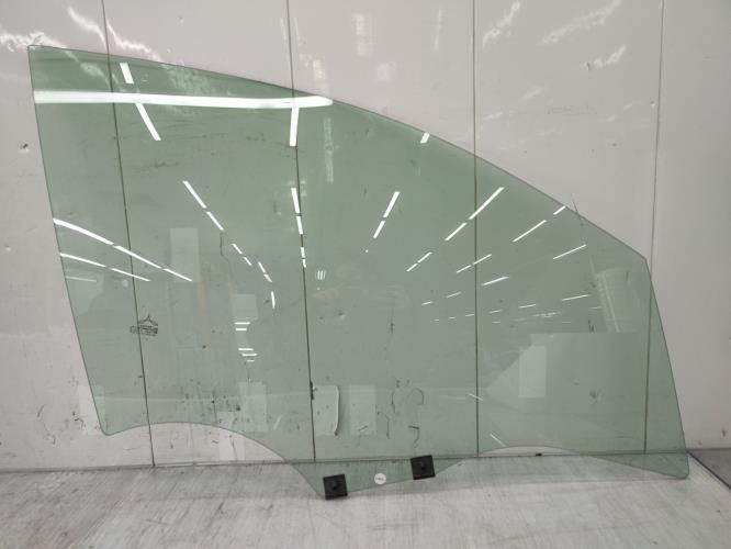 Vitre avant droit RENAULT CLIO 5 PHASE 1 Essence