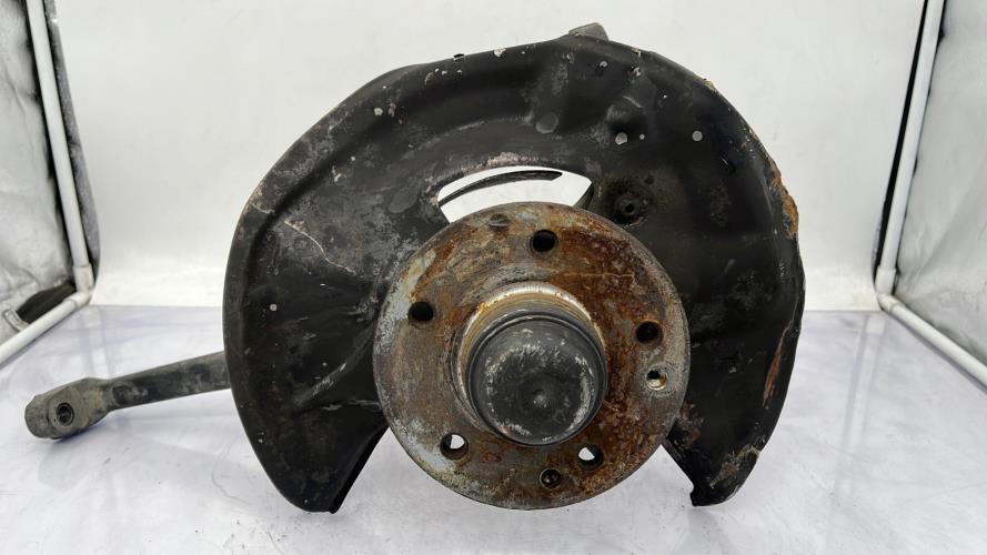 Fusee avant gauche MERCEDES CLASSE CLK 208 PHASE 1 COUPE Essence