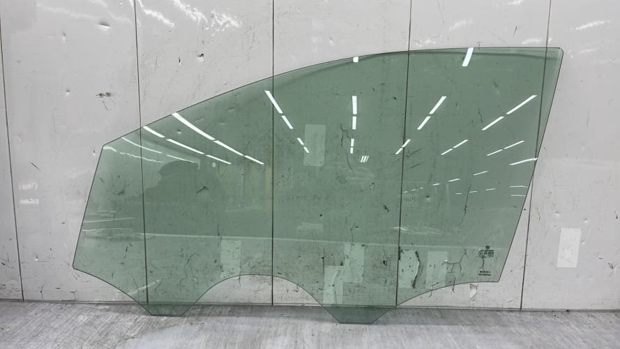 Vitre avant gauche VOLKSWAGEN POLO 5 PHASE 2 Essence