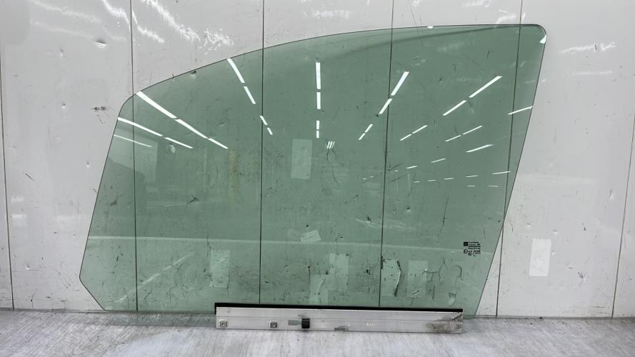 Vitre avant gauche OPEL ZAFIRA B PHASE 2 Diesel