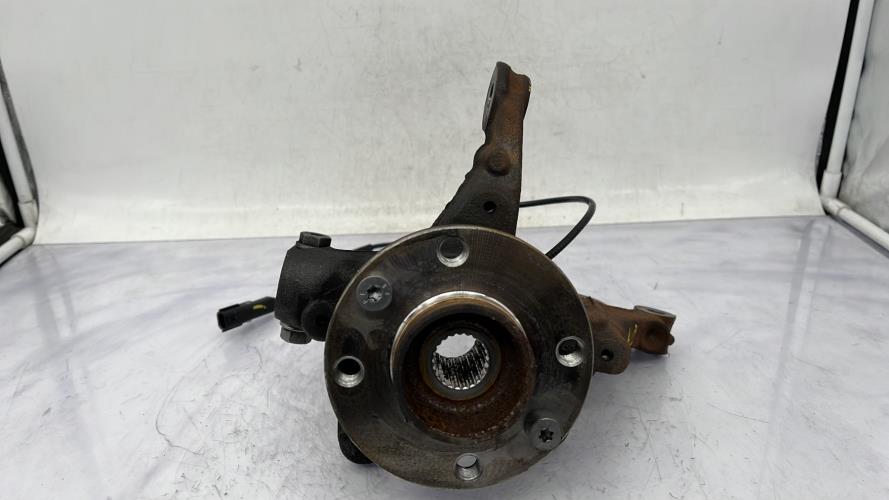 Fusee avant droit DACIA SANDERO 3 Essence/GPL