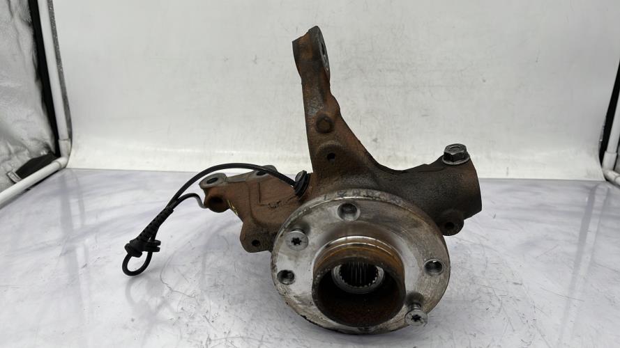 Fusee avant gauche DACIA SANDERO 3 Essence/GPL