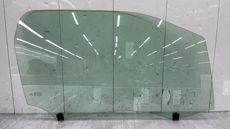 Vitre avant droit CITROEN DS3 PHASE 1 Essence
