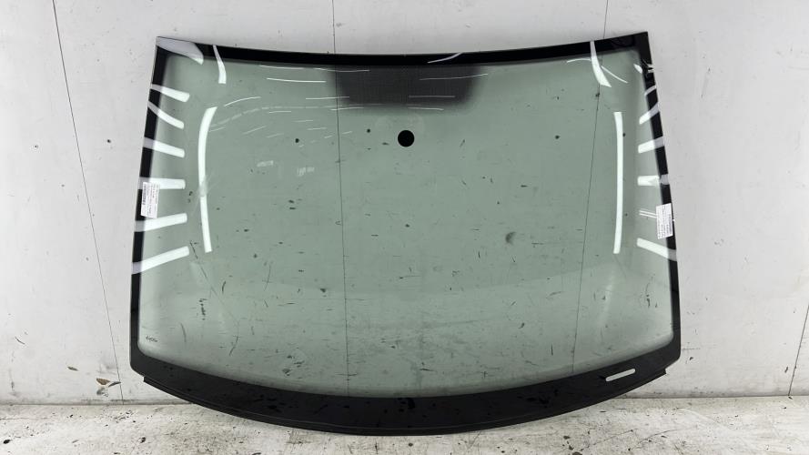 Pare brise VOLKSWAGEN POLO 4 PHASE 1 Essence