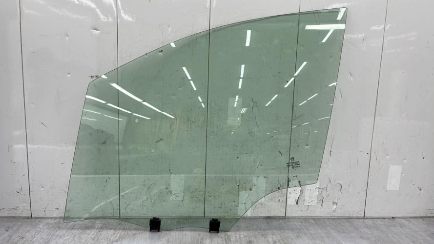 Vitre avant gauche PEUGEOT 208 1 PHASE 2 Diesel