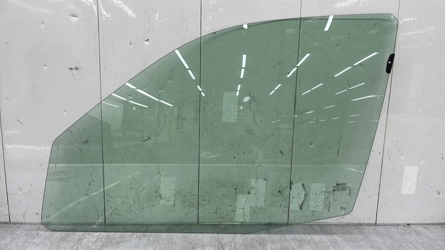 Vitre avant gauche RENAULT CLIO 2 PHASE 2 Essence