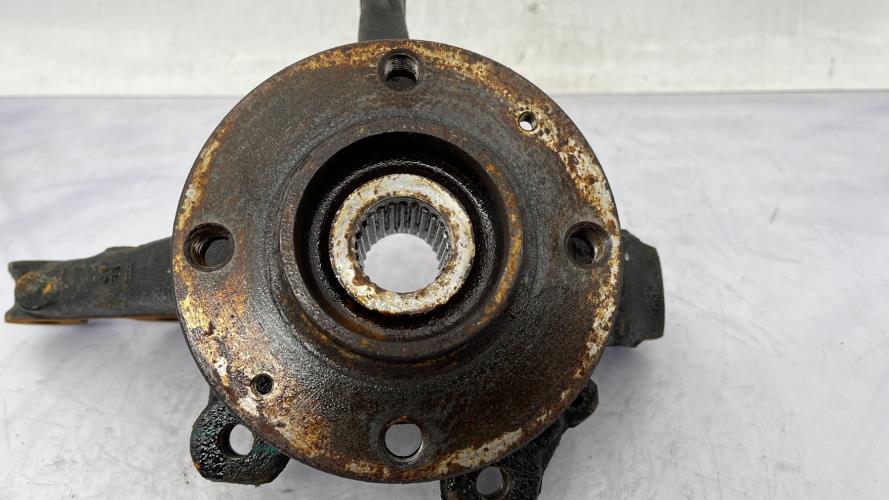 Fusee avant gauche PEUGEOT 208 2 PHASE 1 Diesel