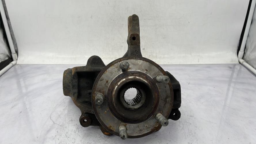 Fusee avant gauche FORD C-MAX 2 PHASE 1 Diesel