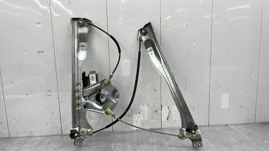 Leve vitre electrique avant droit RENAULT CLIO 3 PHASE 1 Diesel