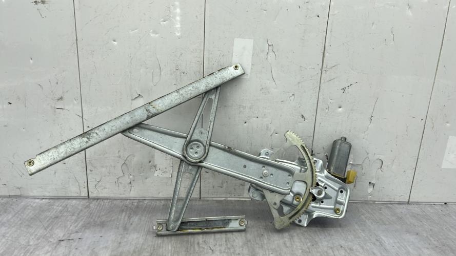 Leve vitre electrique avant droit TOYOTA YARIS 1 PHASE 1 Essence