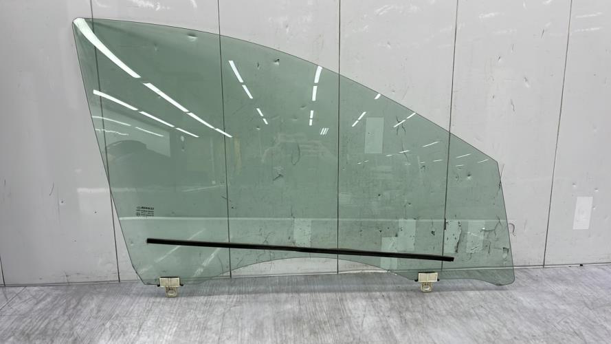 Vitre avant droit RENAULT MEGANE 3 PHASE 3 BREAK Diesel