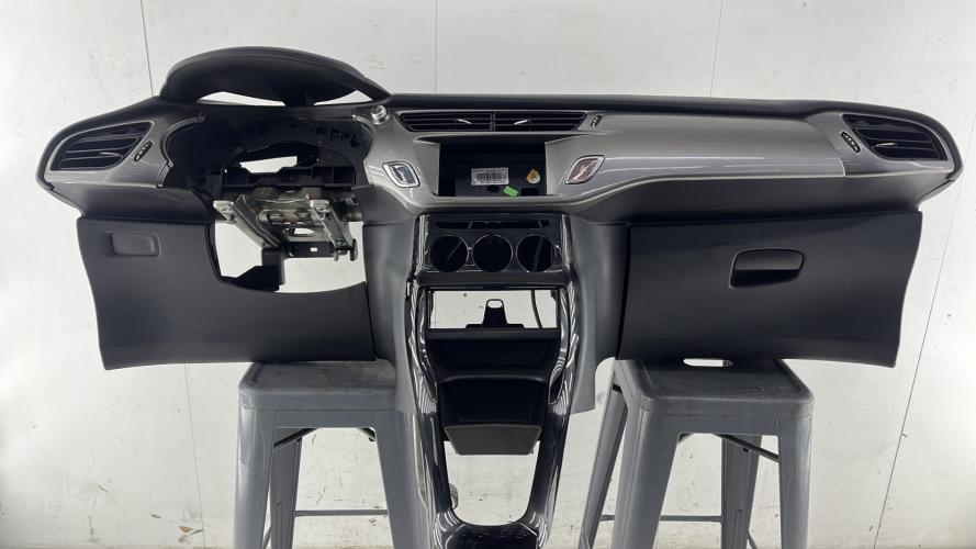 Tableau de bord CITROEN C3 2 PHASE 1 Diesel