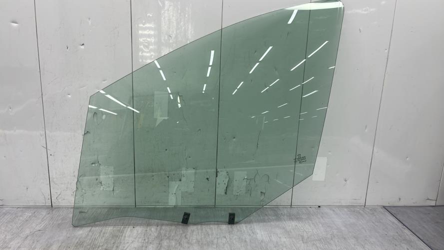 Vitre avant gauche PEUGEOT 308 1 PHASE 2 Essence