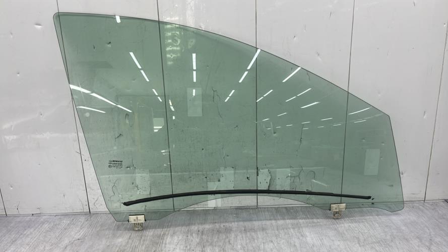 Vitre avant droit RENAULT MEGANE 3 PHASE 1 BREAK Diesel