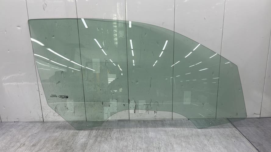 Vitre avant droit FORD FIESTA 5 PHASE 1 Diesel