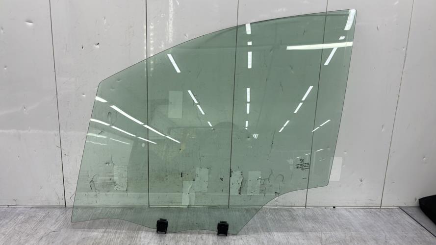 Vitre avant gauche PEUGEOT 208 1 PHASE 2 Diesel